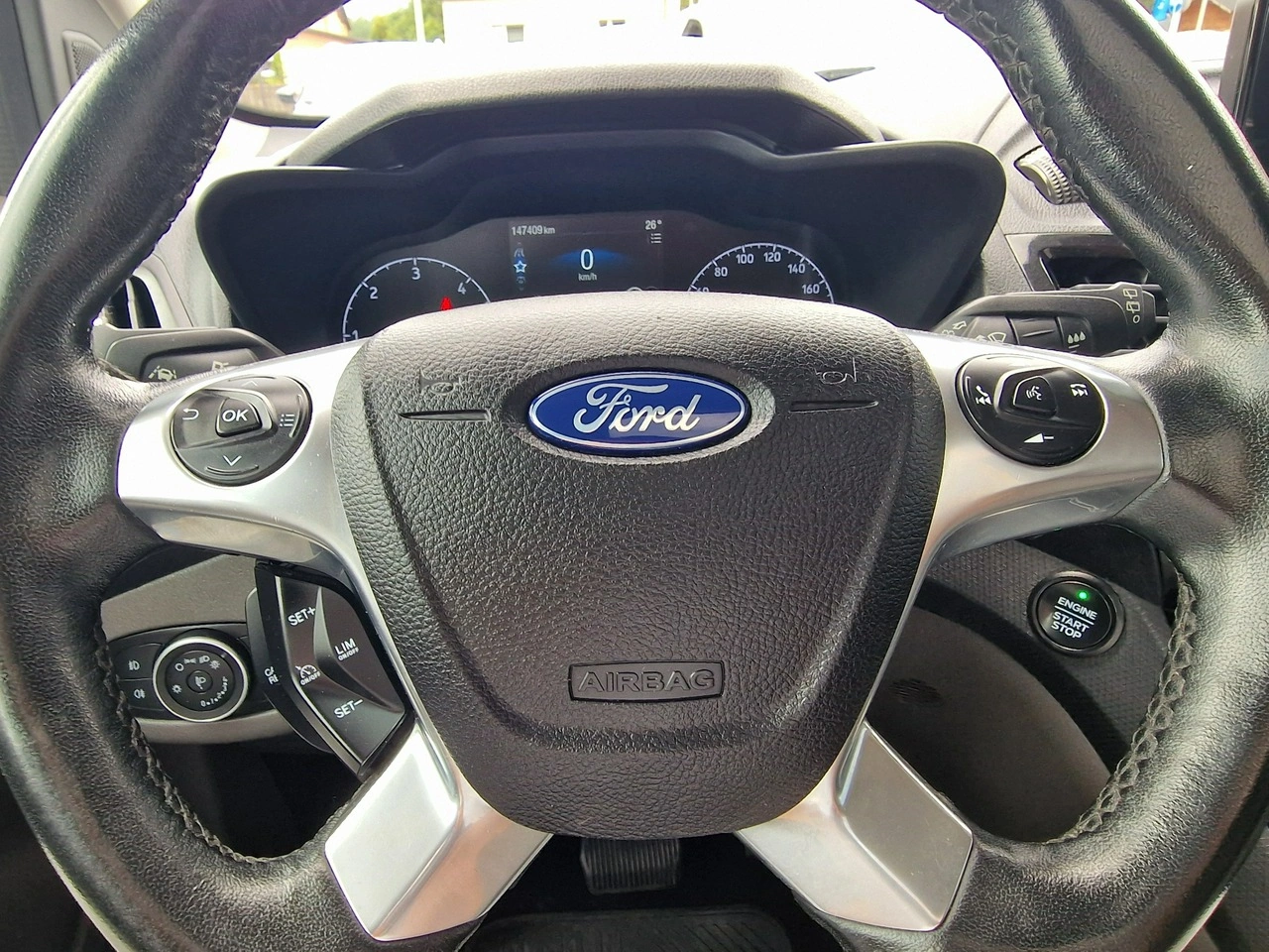 Ford Grand Tourneo Connect - Zdjęcie 32