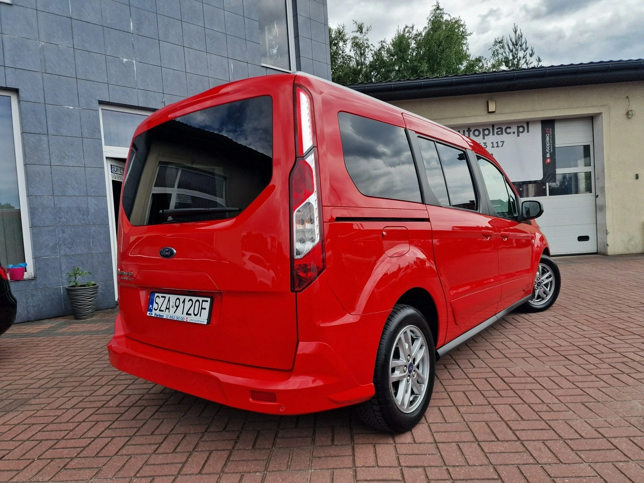Ford Grand Tourneo Connect - Zdjęcie 15