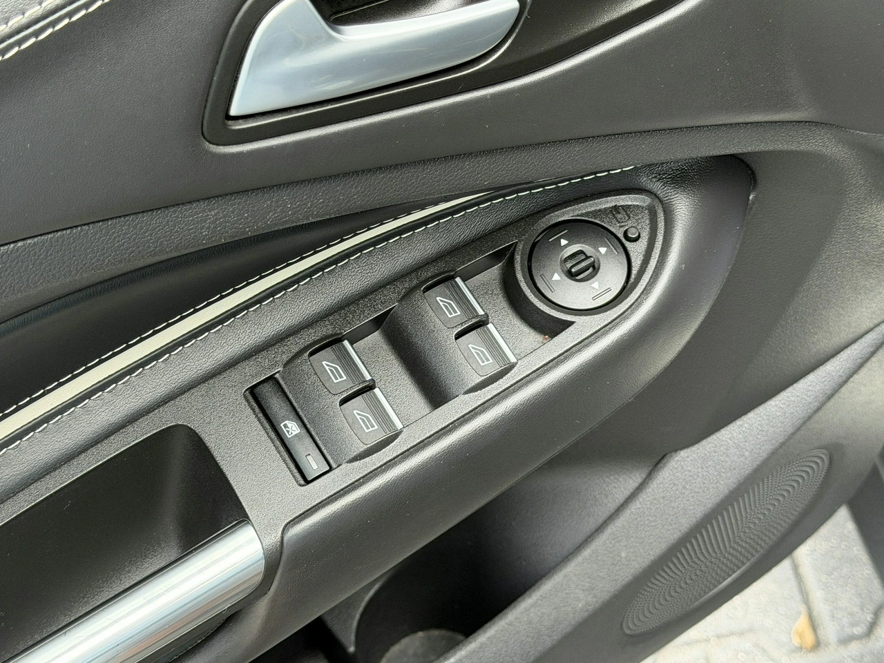 Ford Kuga - Zdjęcie 21