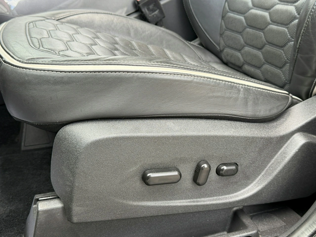 Ford Kuga - Zdjęcie 8