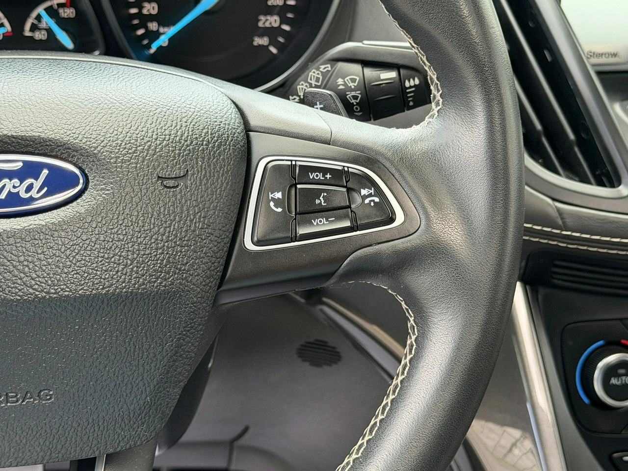 Ford Kuga - Zdjęcie 10