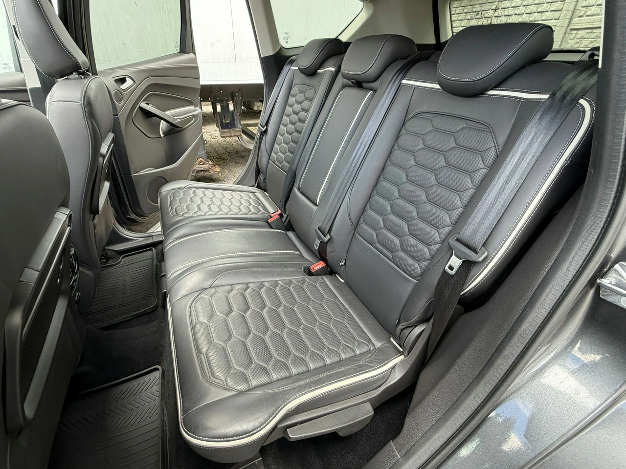 Ford Kuga - Zdjęcie 15