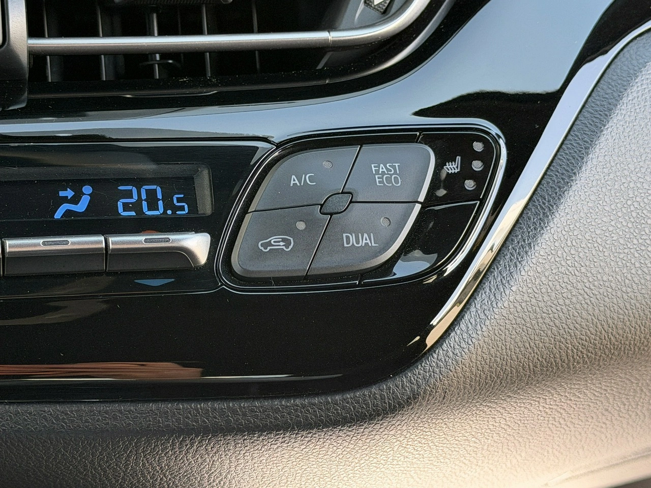 Toyota C-HR - Zdjęcie 65