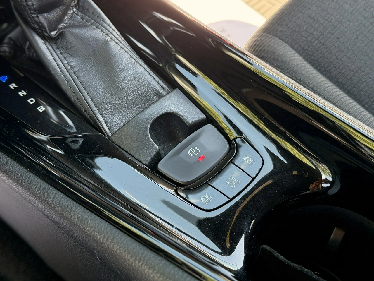 Toyota C-HR - Zdjęcie 15