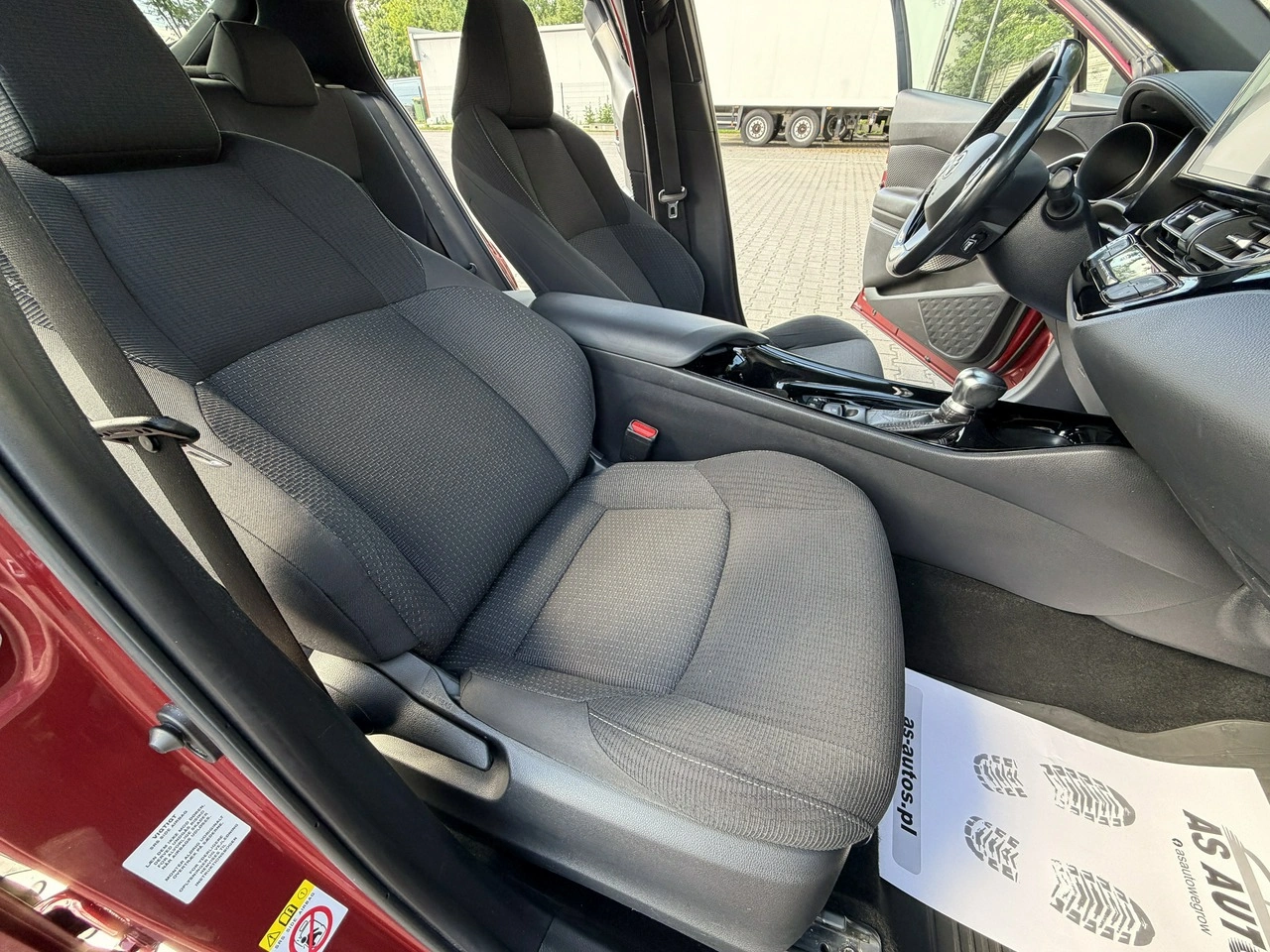 Toyota C-HR - Zdjęcie 18