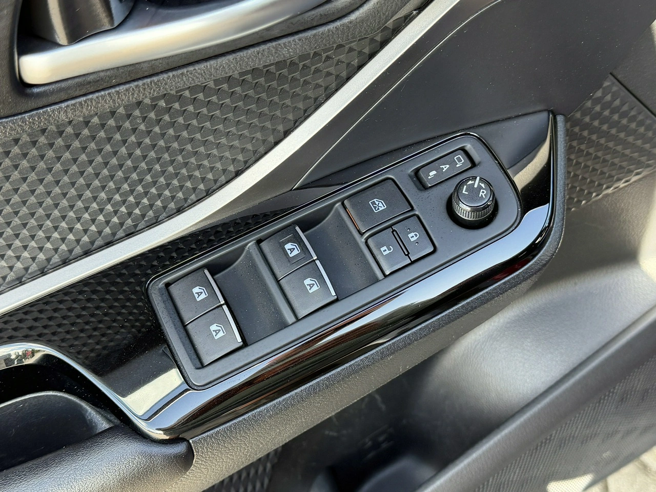 Toyota C-HR - Zdjęcie 13