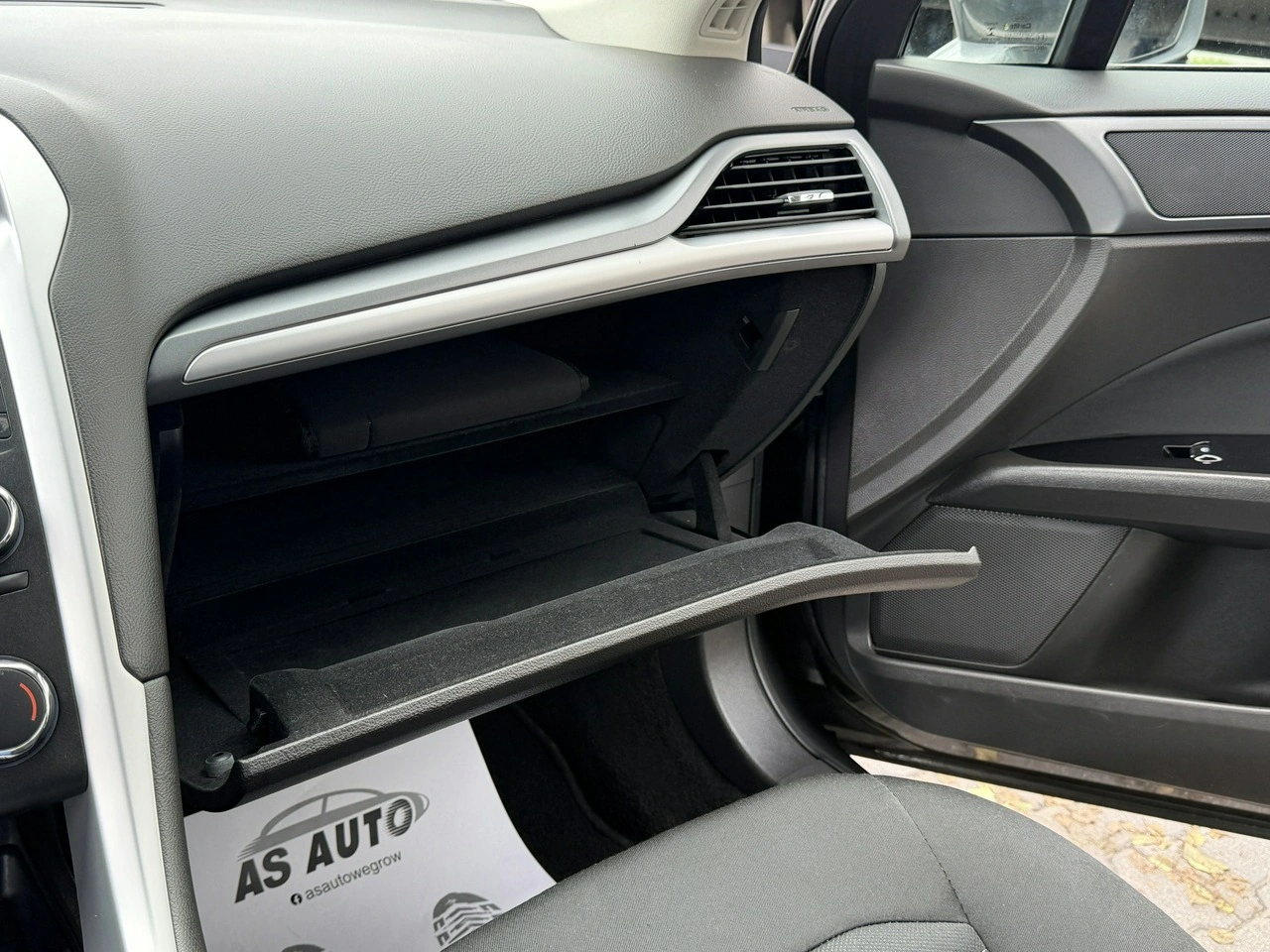 Ford Mondeo - Zdjęcie 47