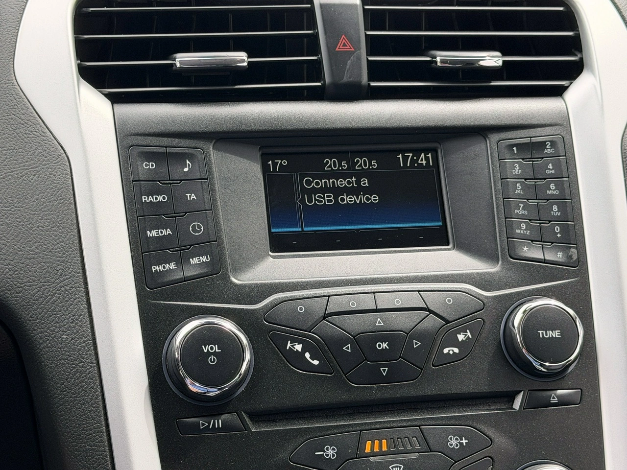 Ford Mondeo - Zdjęcie 46