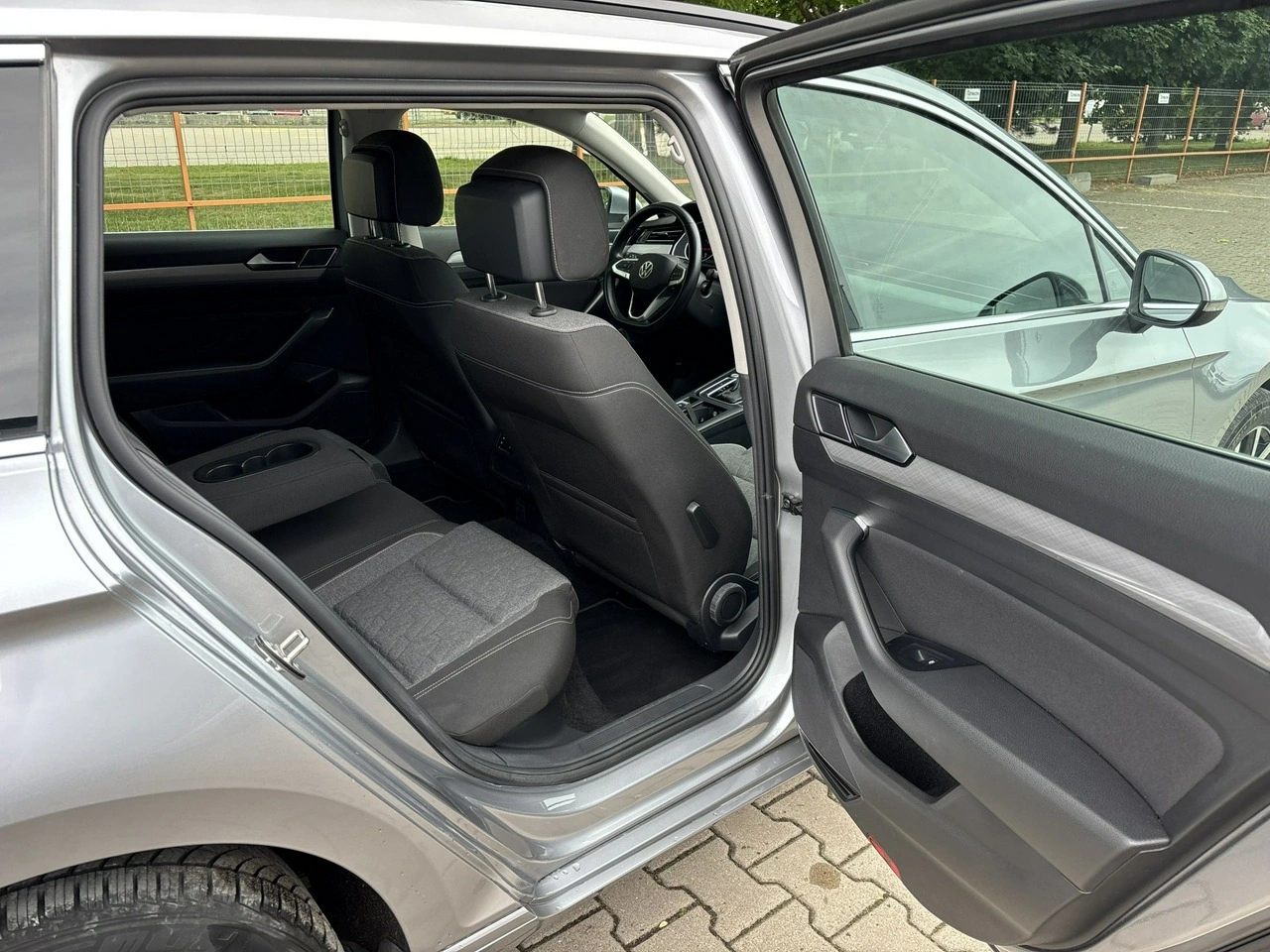 Volkswagen Passat - Zdjęcie 22