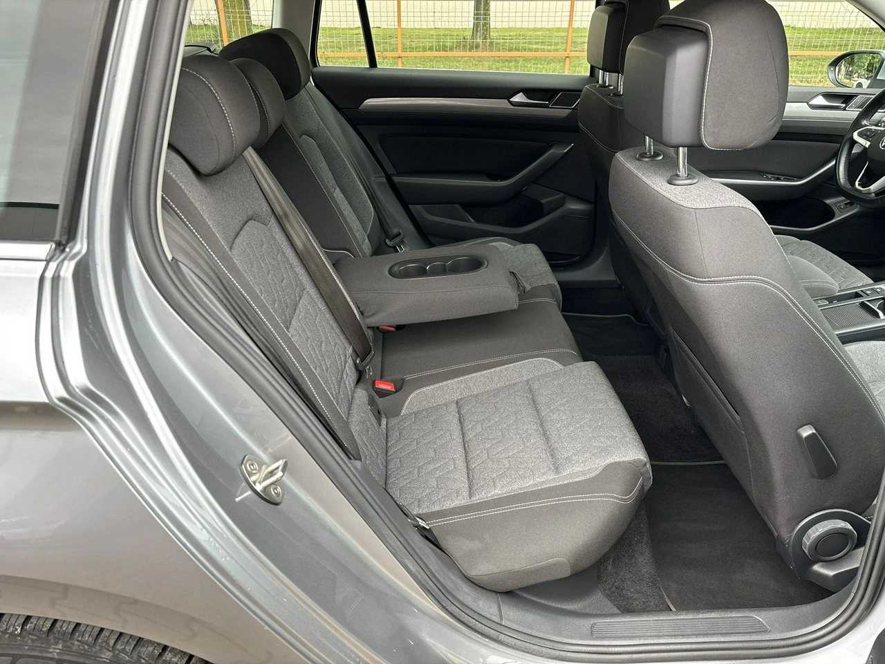 Volkswagen Passat - Zdjęcie 23