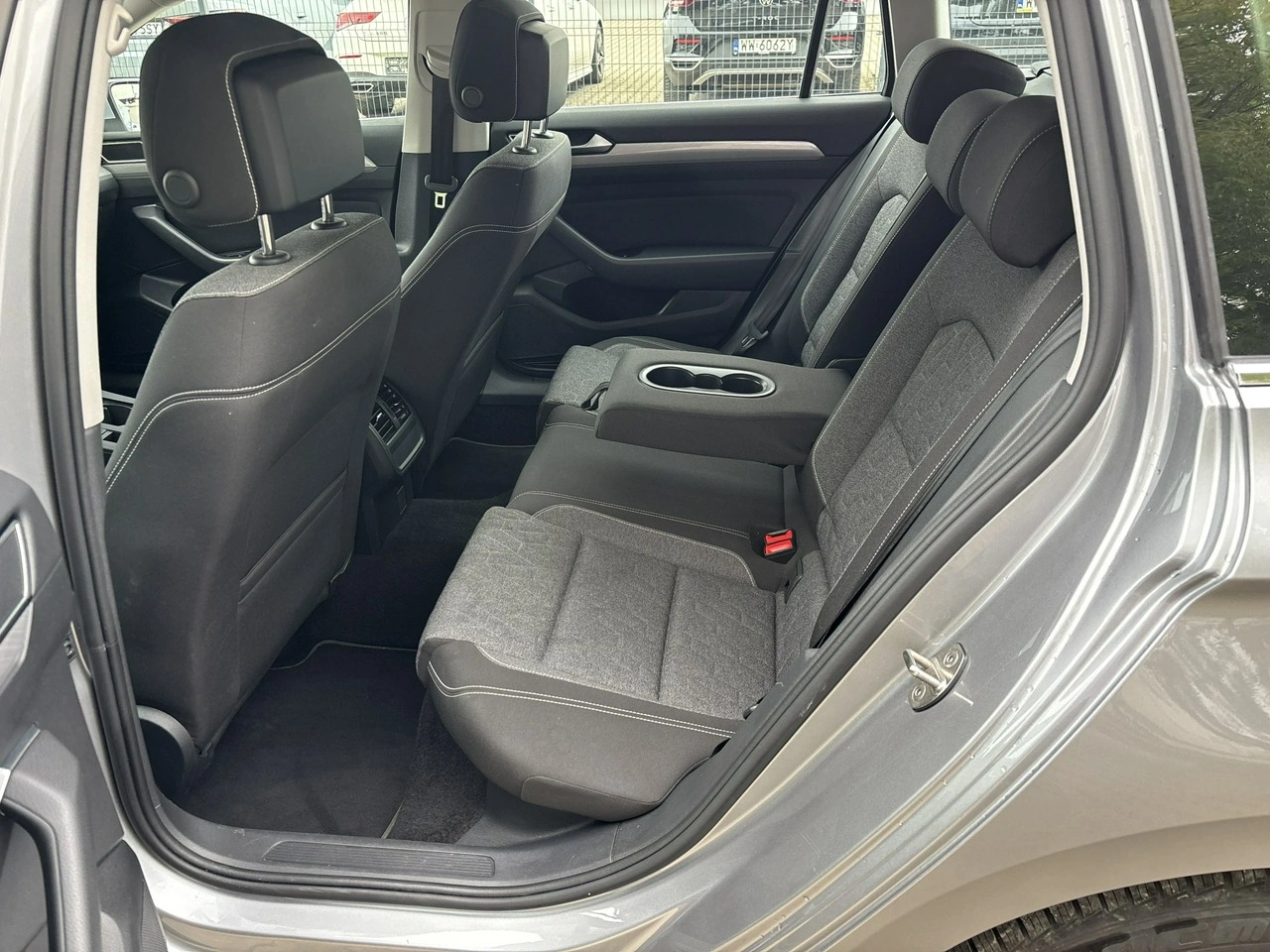 Volkswagen Passat - Zdjęcie 25
