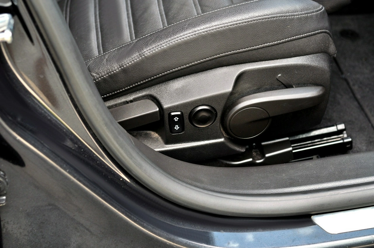 Opel Insignia - Zdjęcie 10