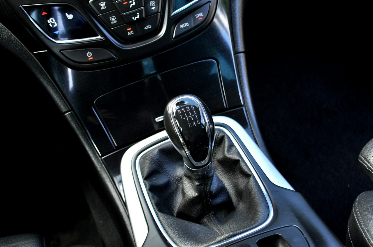 Opel Insignia - Zdjęcie 17