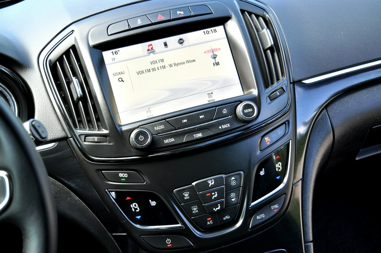 Opel Insignia - Zdjęcie 19