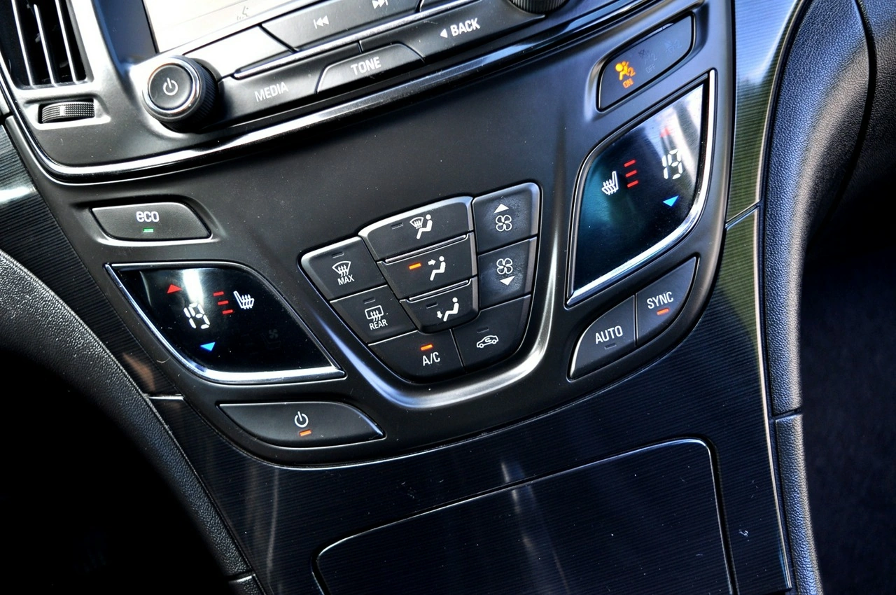 Opel Insignia - Zdjęcie 22