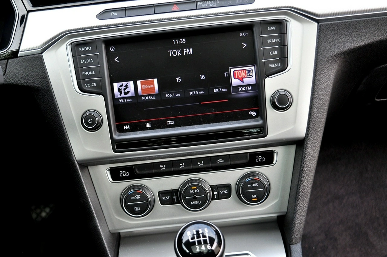 Volkswagen Passat - Zdjęcie 19