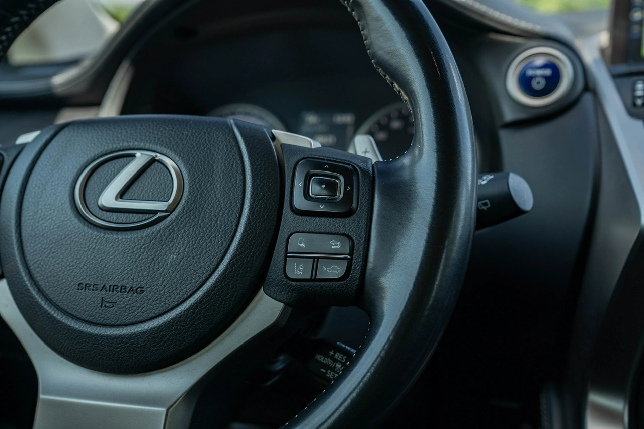 Lexus NX - Zdjęcie 20