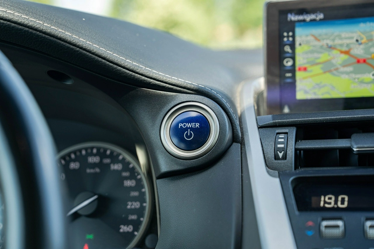 Lexus NX - Zdjęcie 22