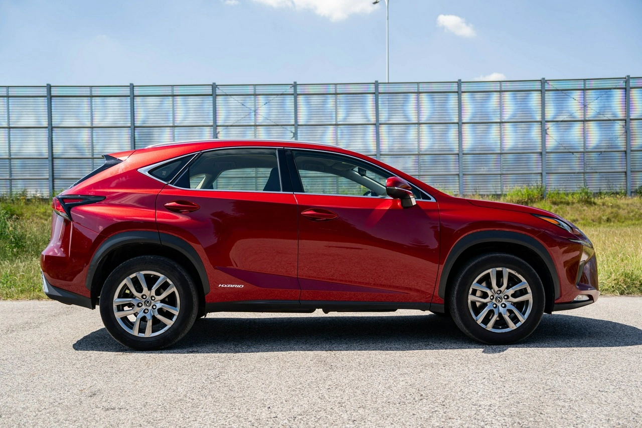 Lexus NX - Zdjęcie 8