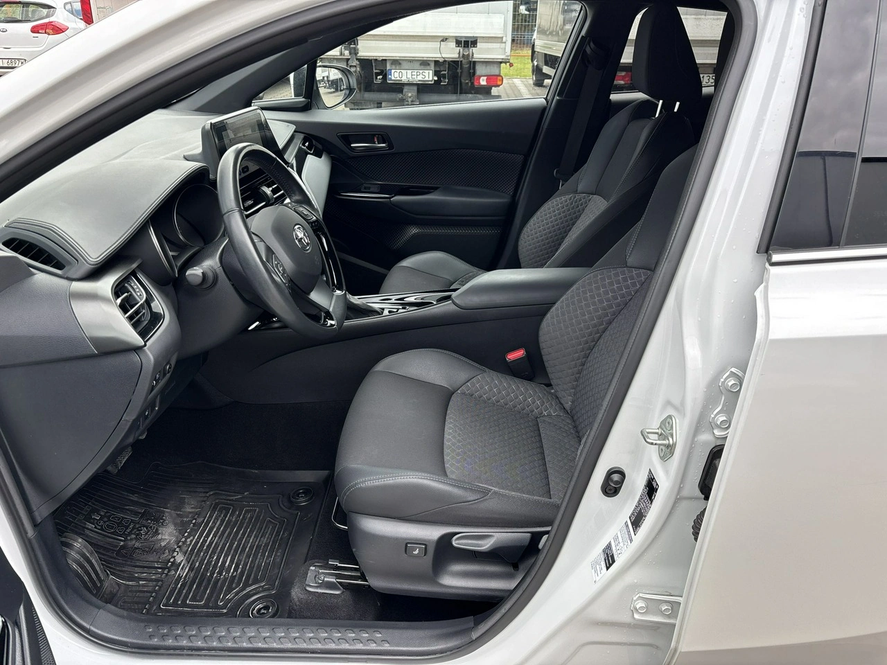 Toyota C-HR - Zdjęcie 9