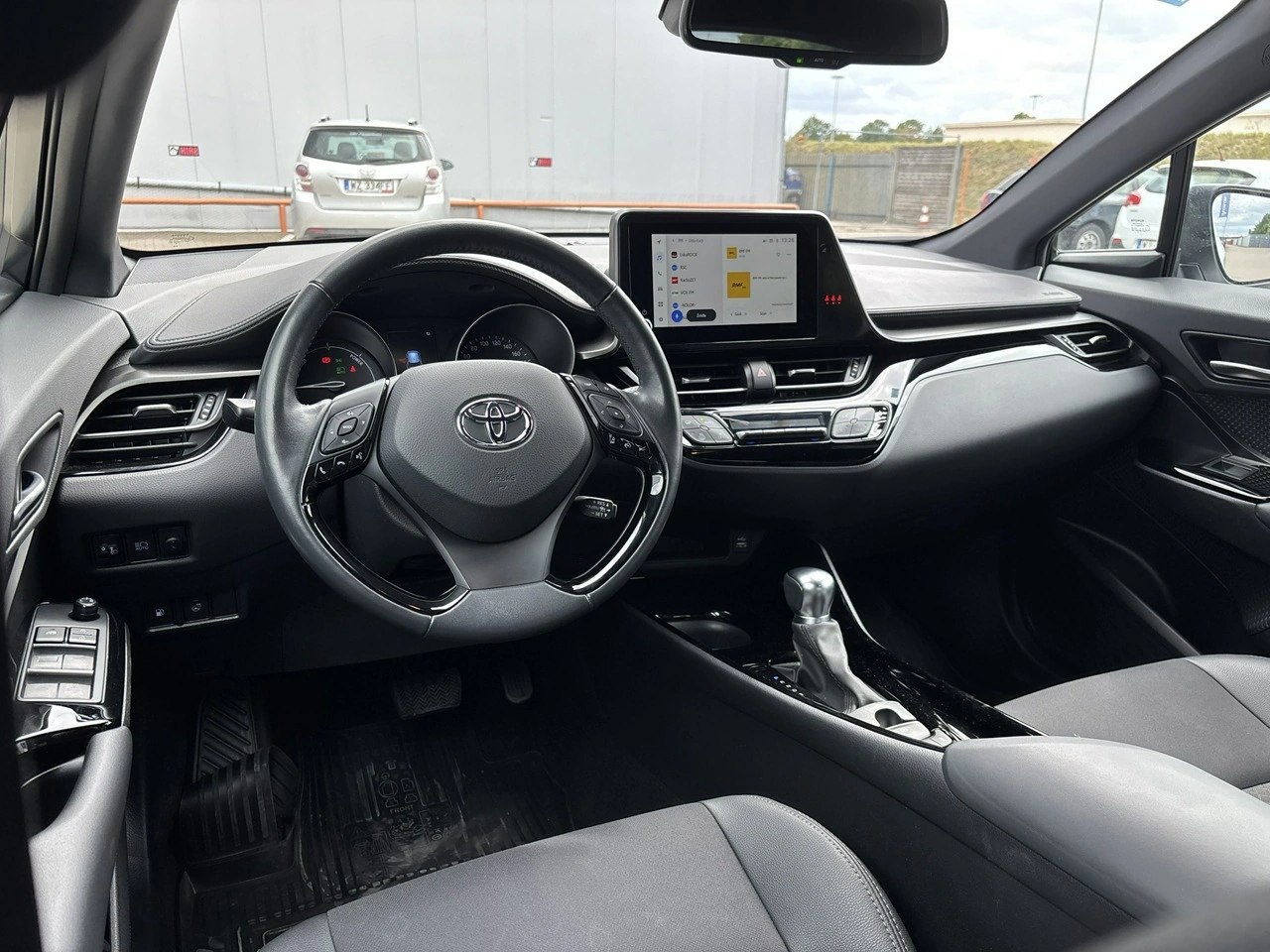 Toyota C-HR - Zdjęcie 11