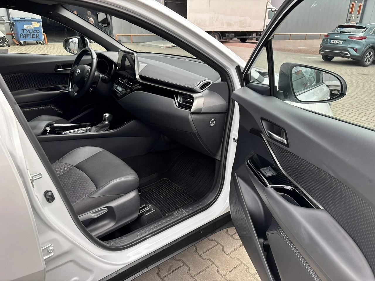 Toyota C-HR - Zdjęcie 15