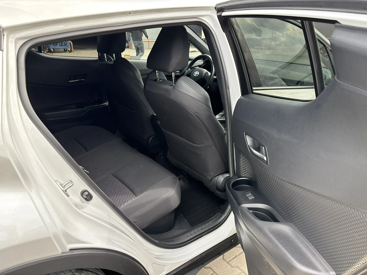 Toyota C-HR - Zdjęcie 17