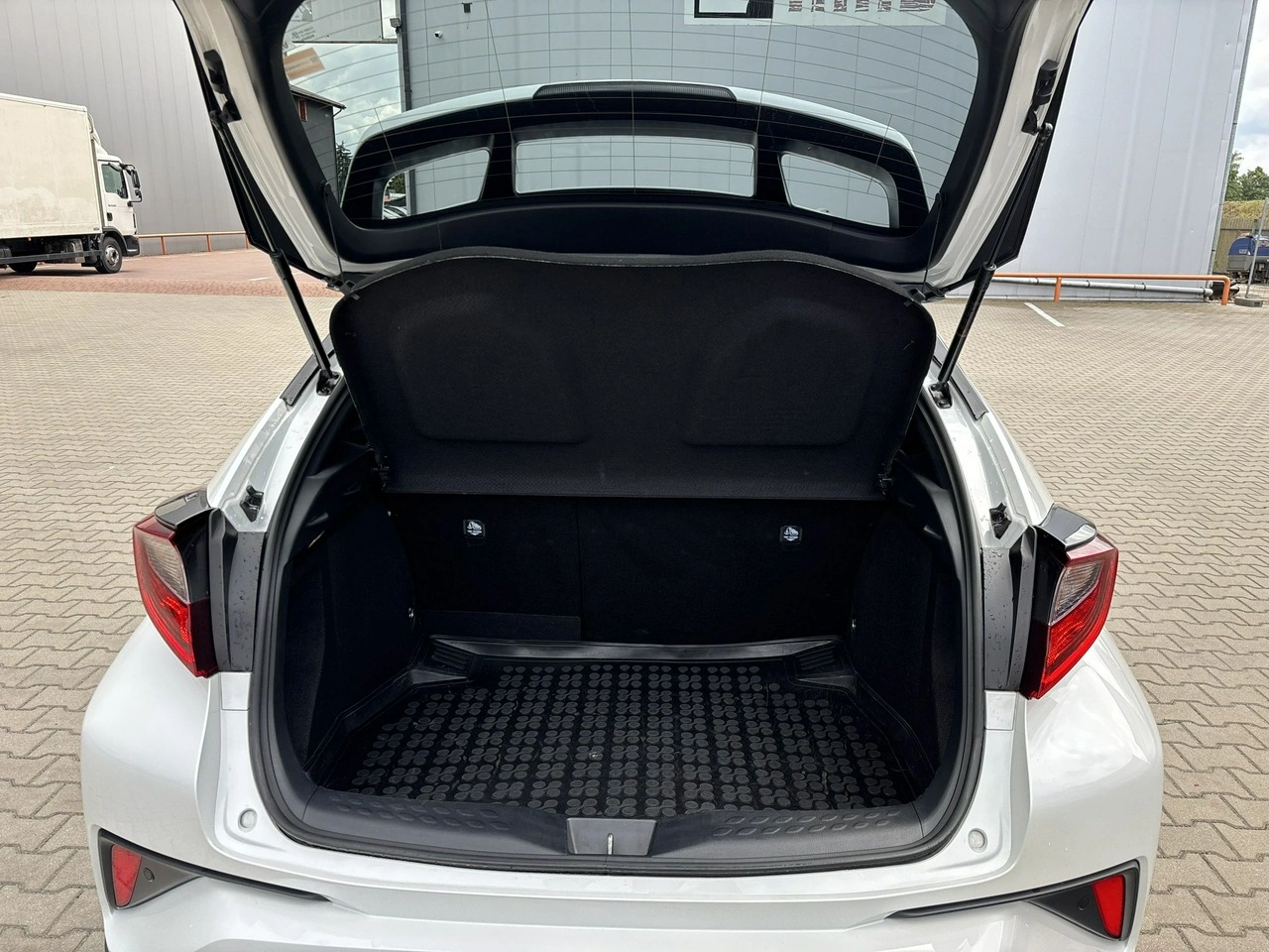 Toyota C-HR - Zdjęcie 20