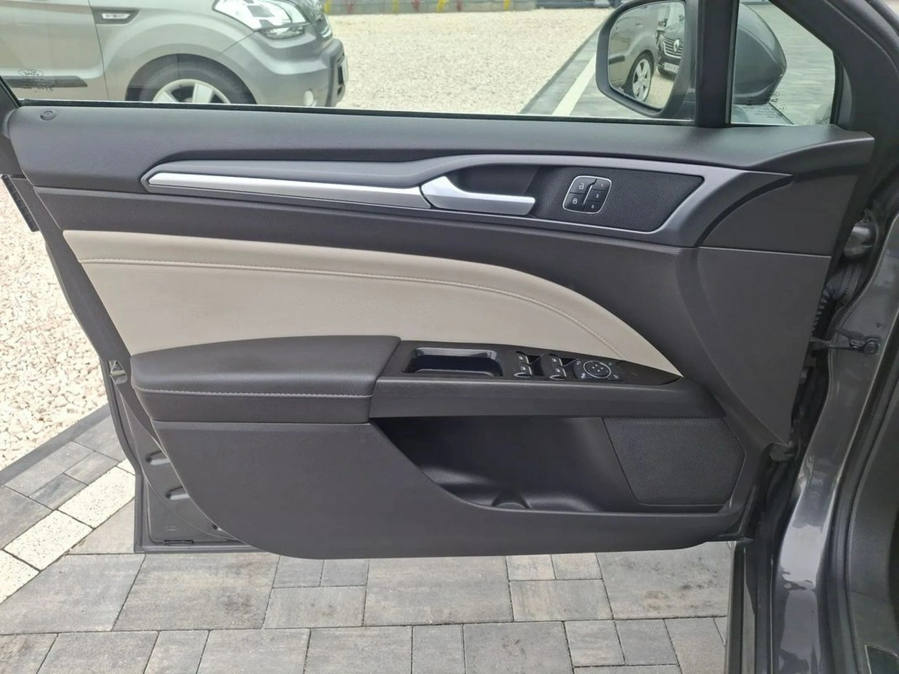 Ford Mondeo - Zdjęcie 13