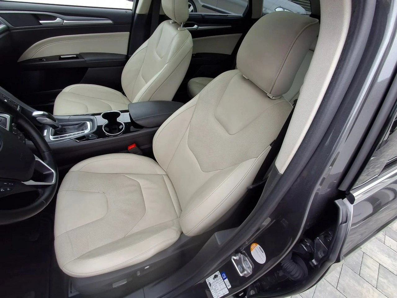 Ford Mondeo - Zdjęcie 15