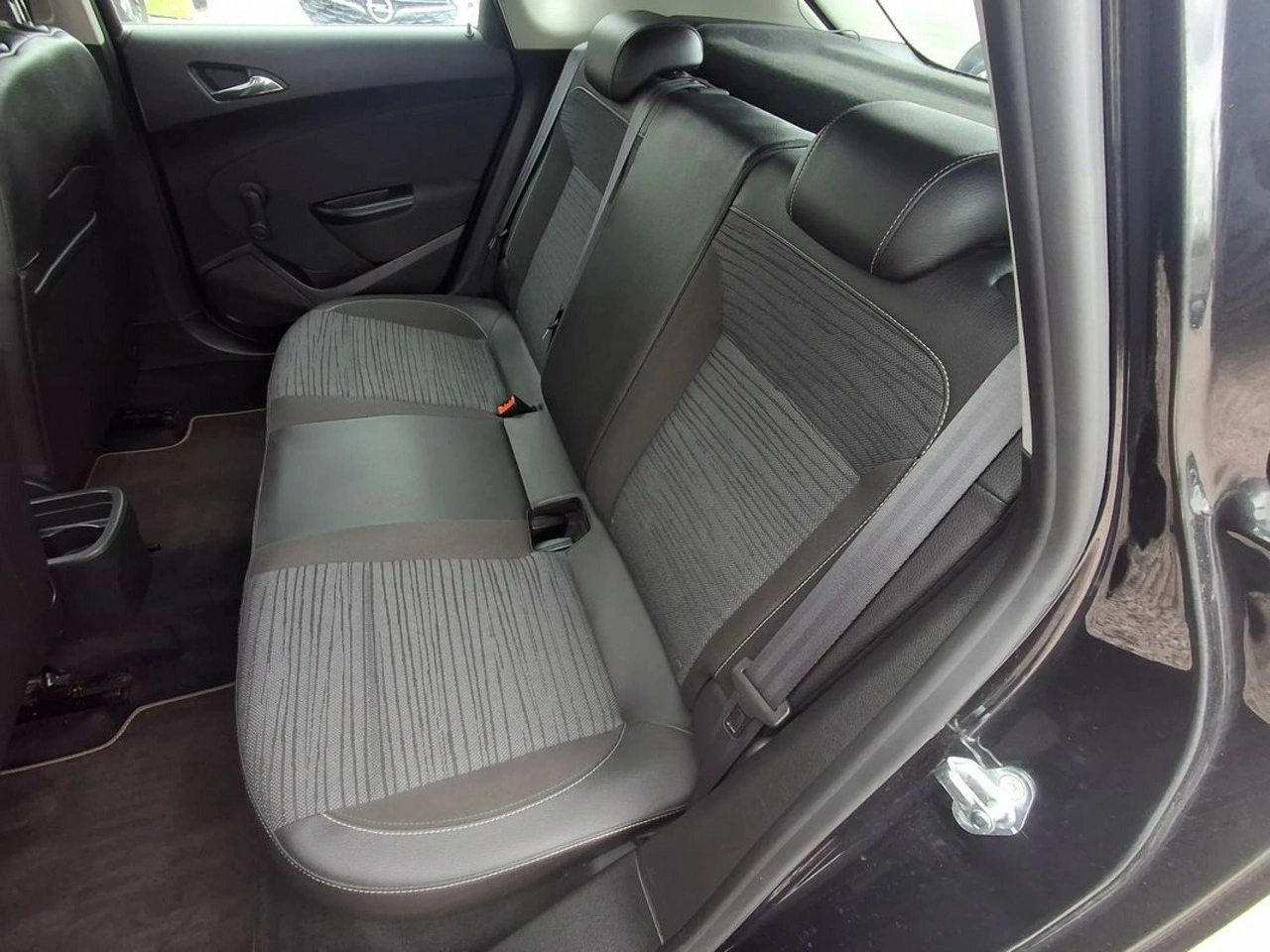Opel Astra - Zdjęcie 14