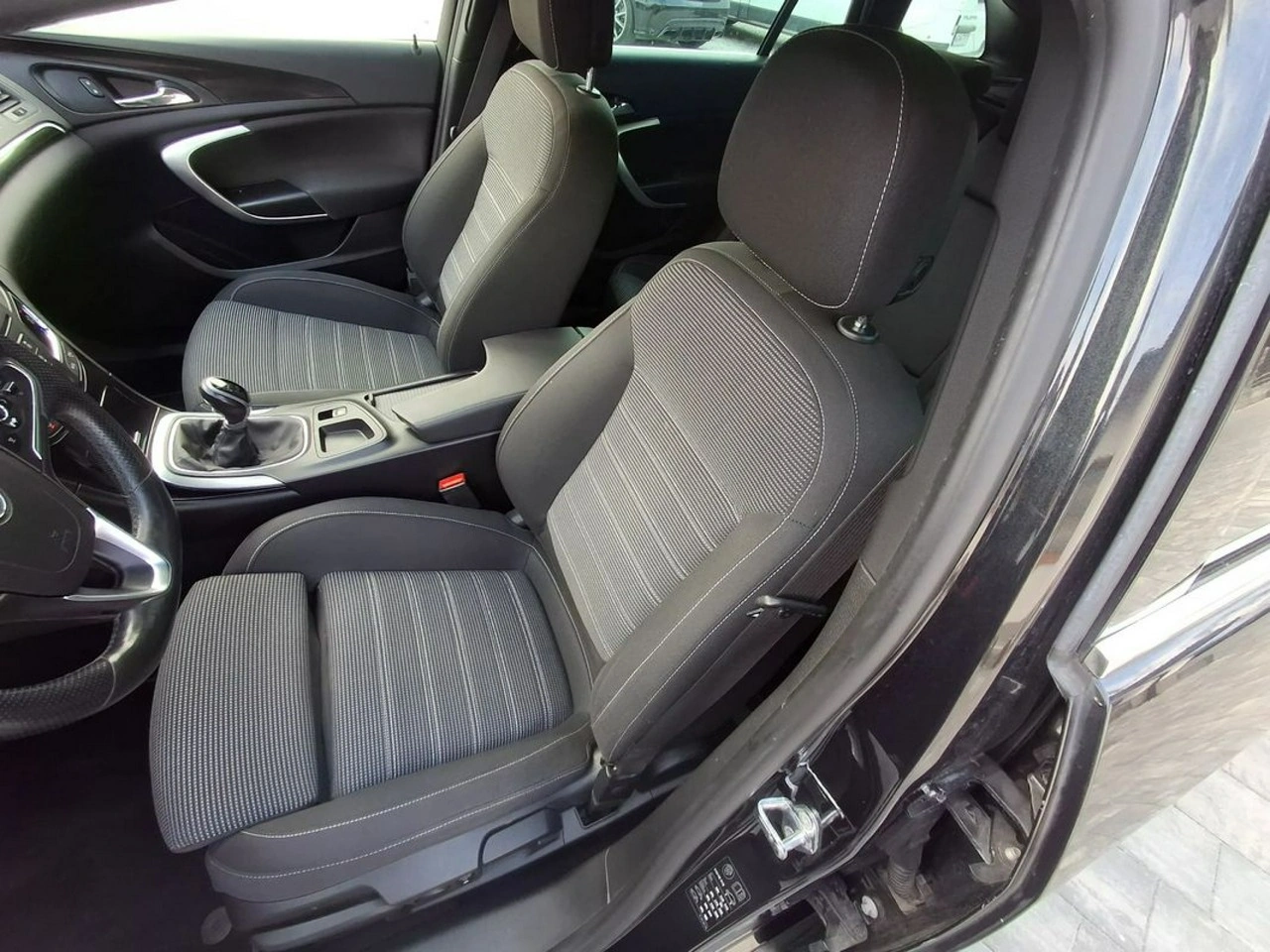Opel Insignia - Zdjęcie 11