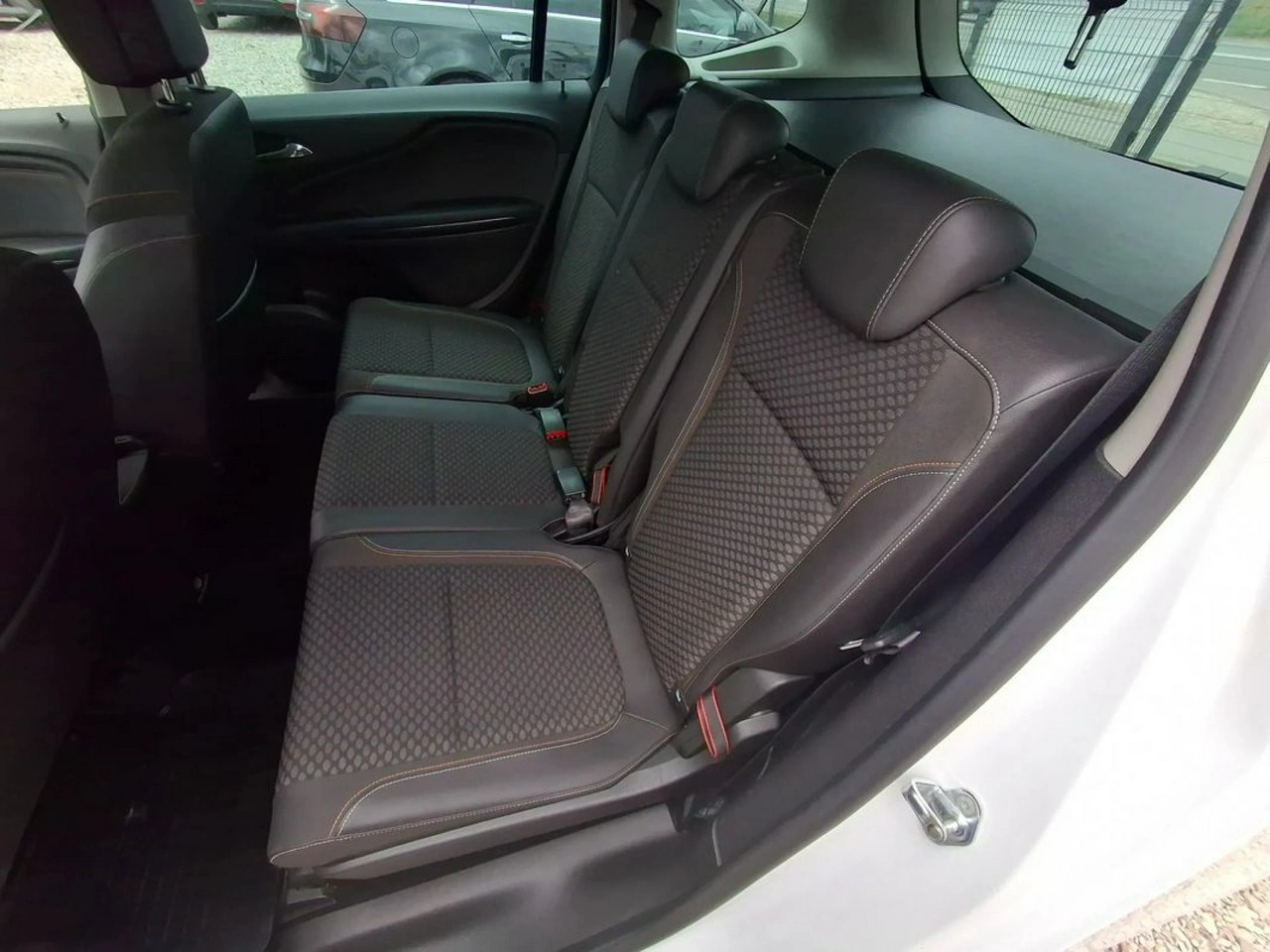 Opel Zafira - Zdjęcie 13