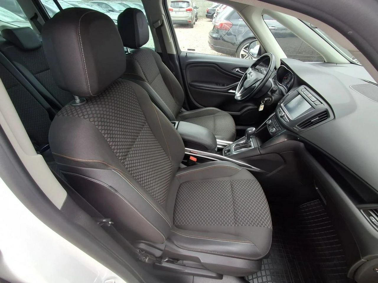 Opel Zafira - Zdjęcie 14