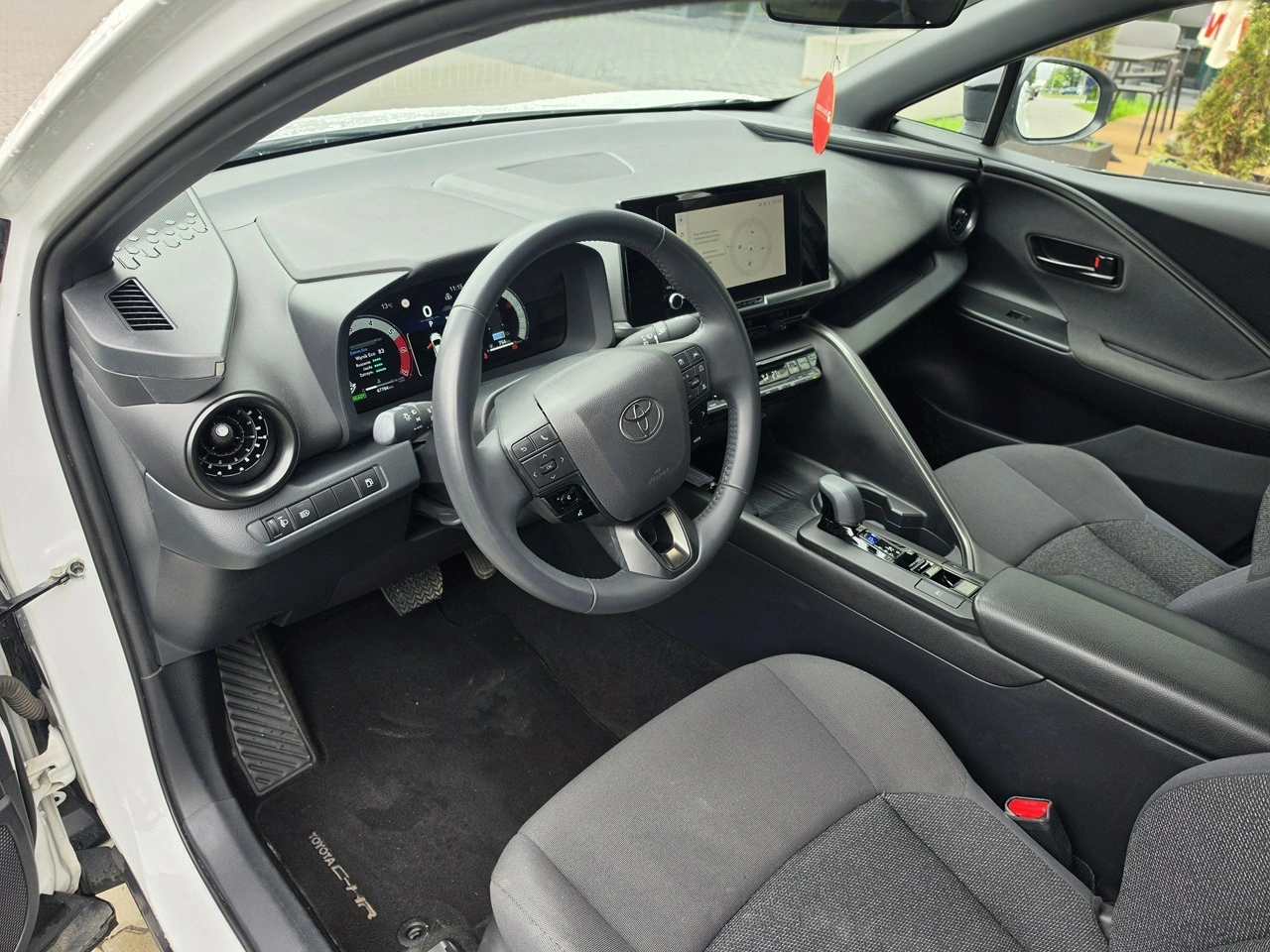Toyota C-HR - Zdjęcie 11