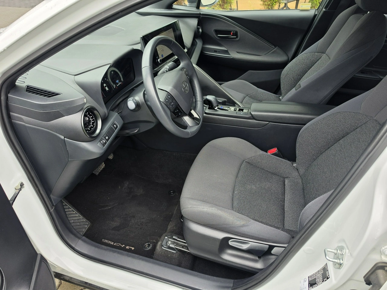 Toyota C-HR - Zdjęcie 12