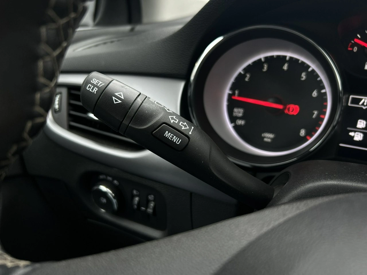 Opel Astra - Zdjęcie 24