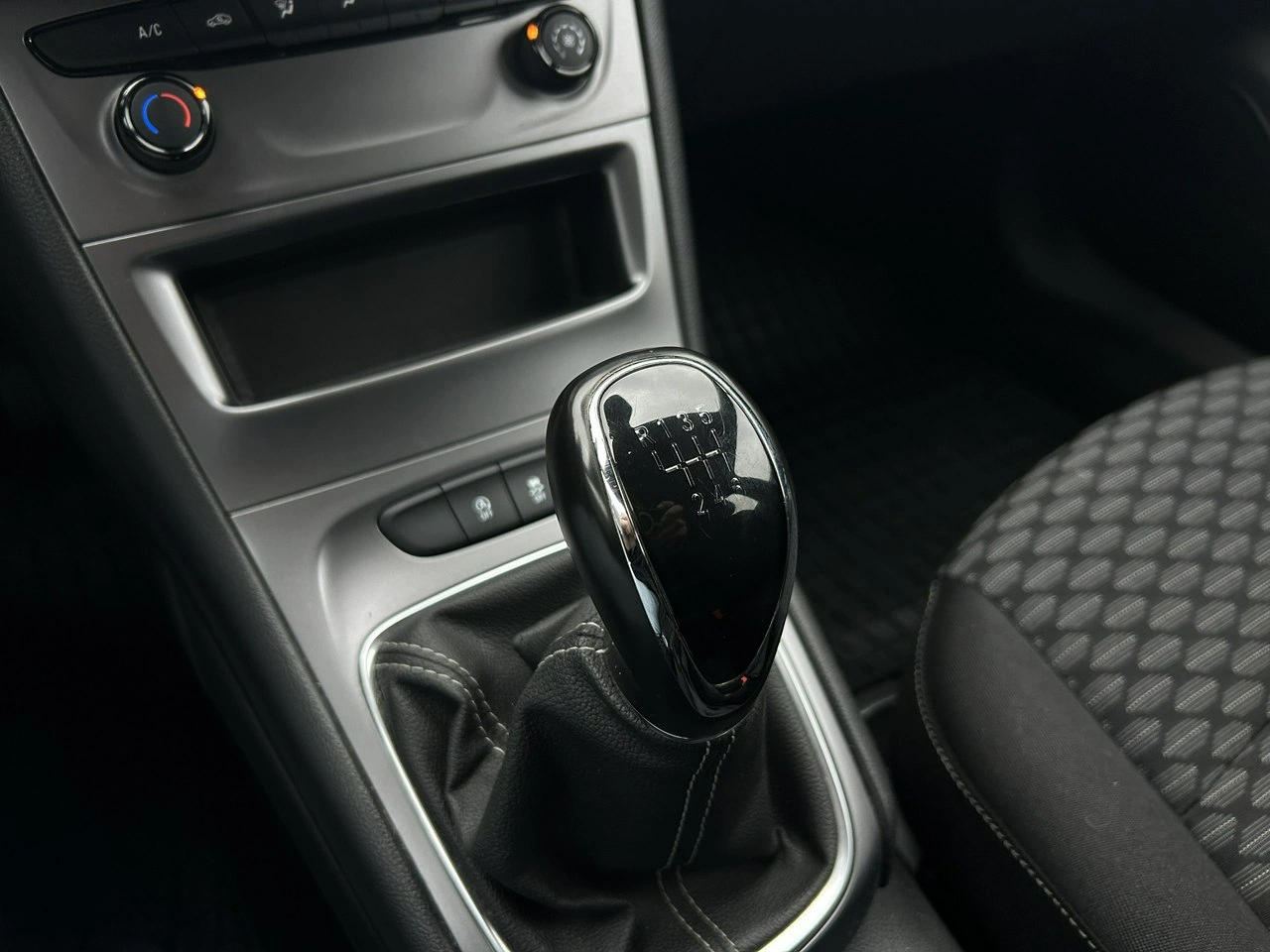 Opel Astra - Zdjęcie 29