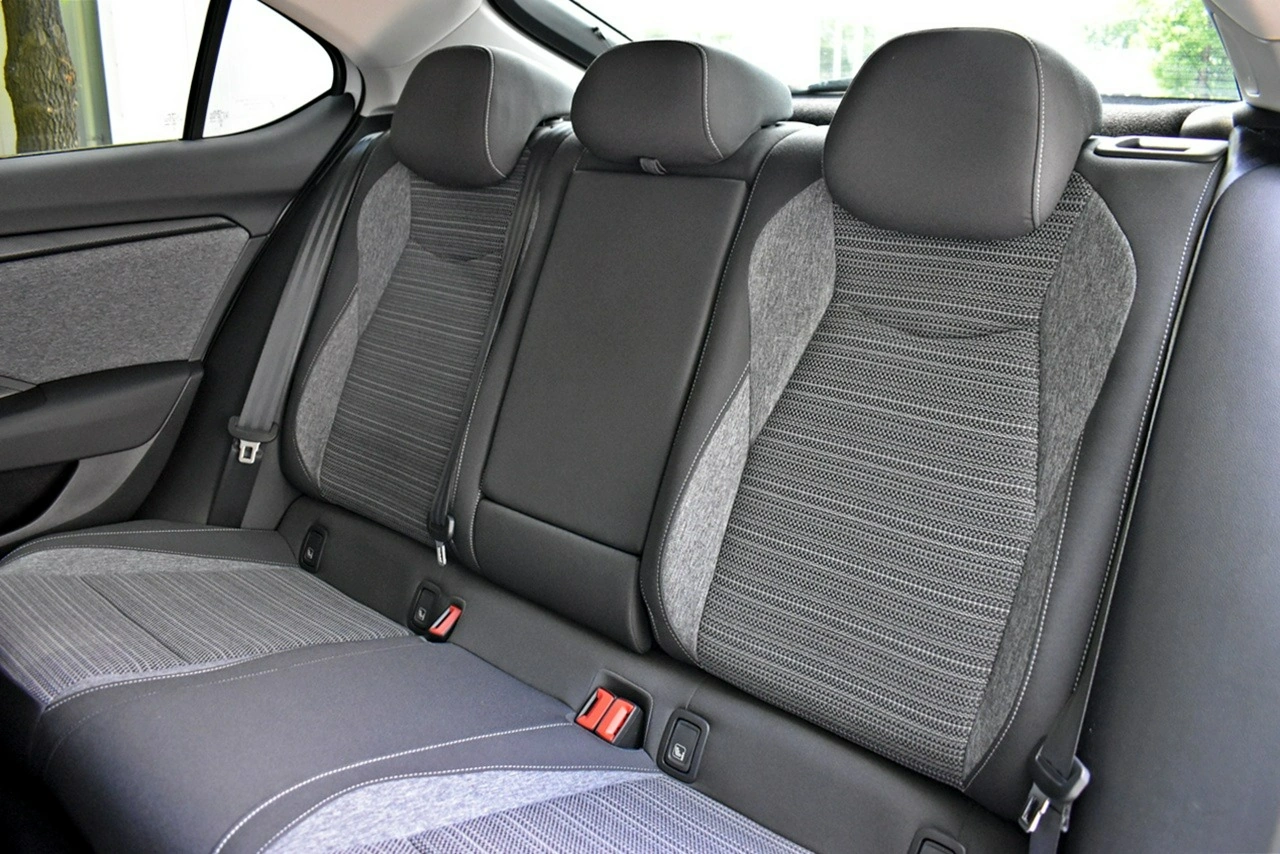 Skoda Superb - Zdjęcie 12