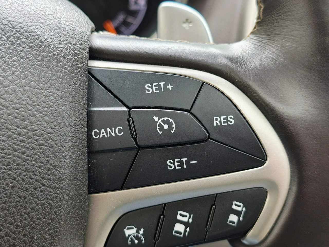 Jeep Grand Cherokee - Zdjęcie 21