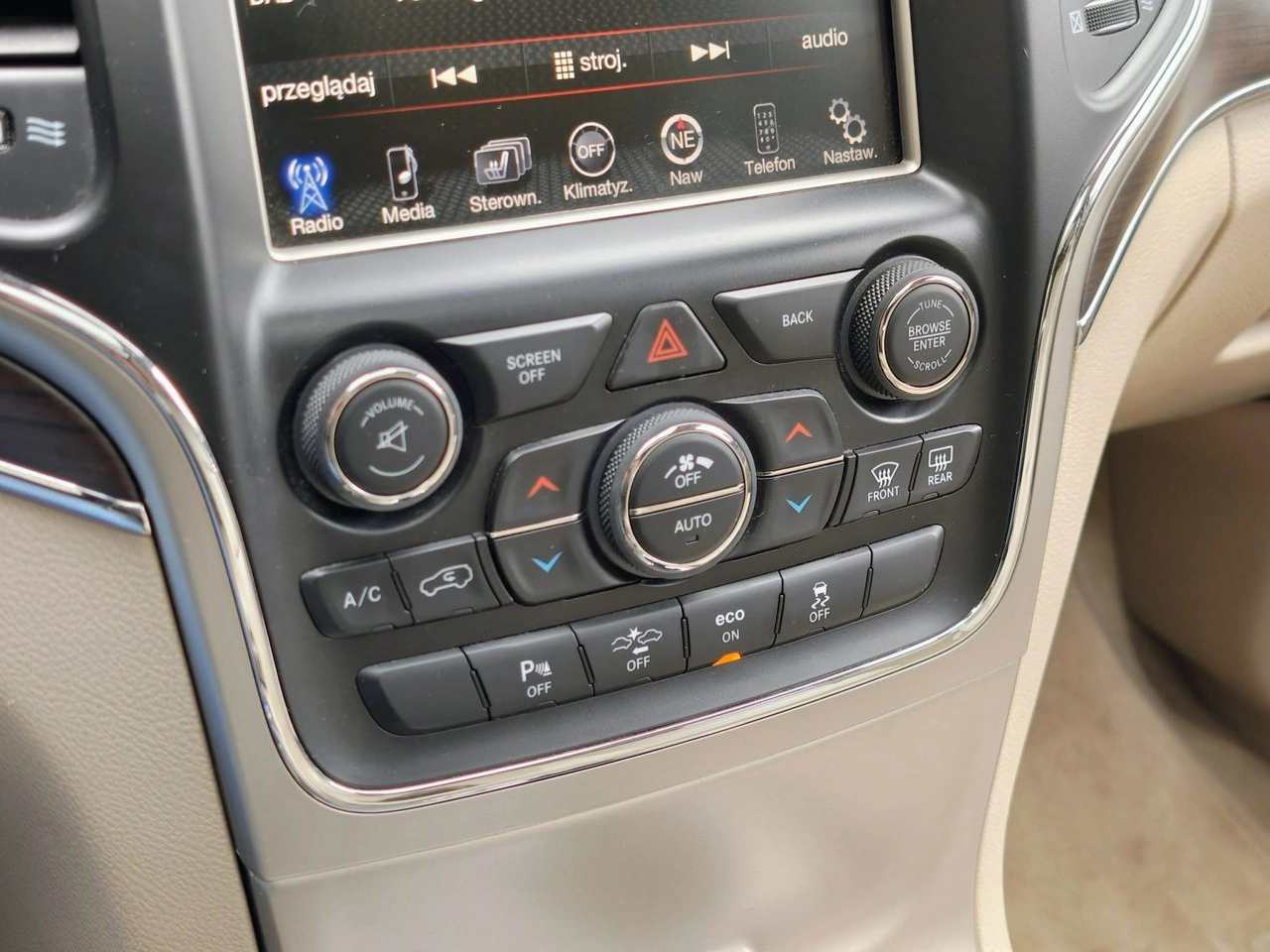 Jeep Grand Cherokee - Zdjęcie 22