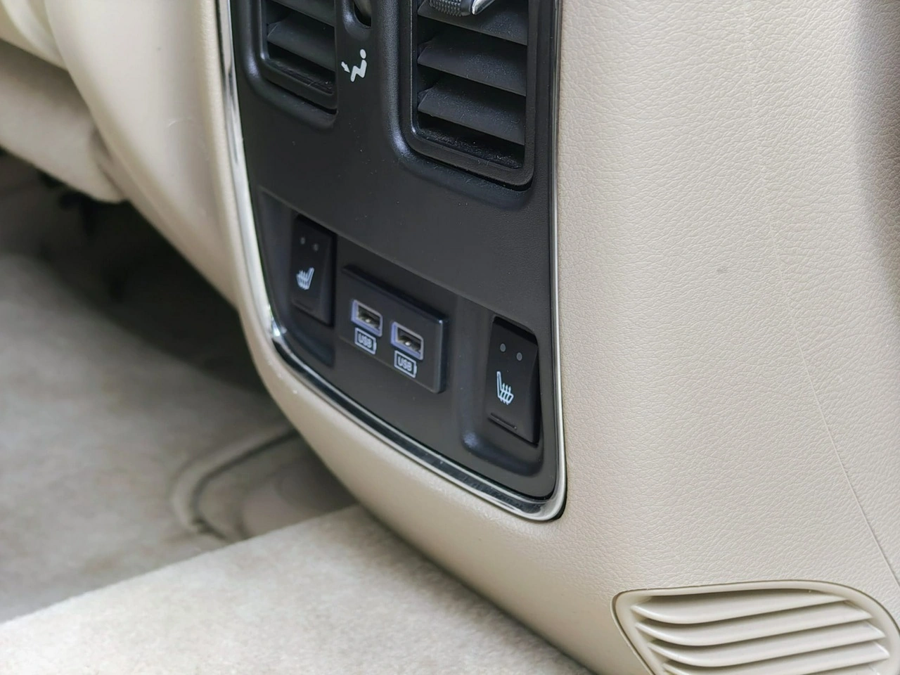 Jeep Grand Cherokee - Zdjęcie 29