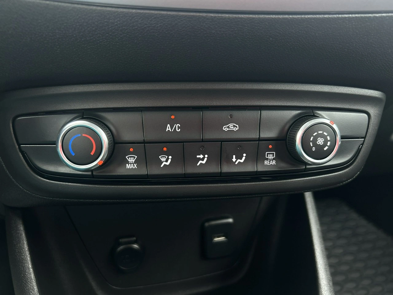 Opel Crossland X - Zdjęcie 19