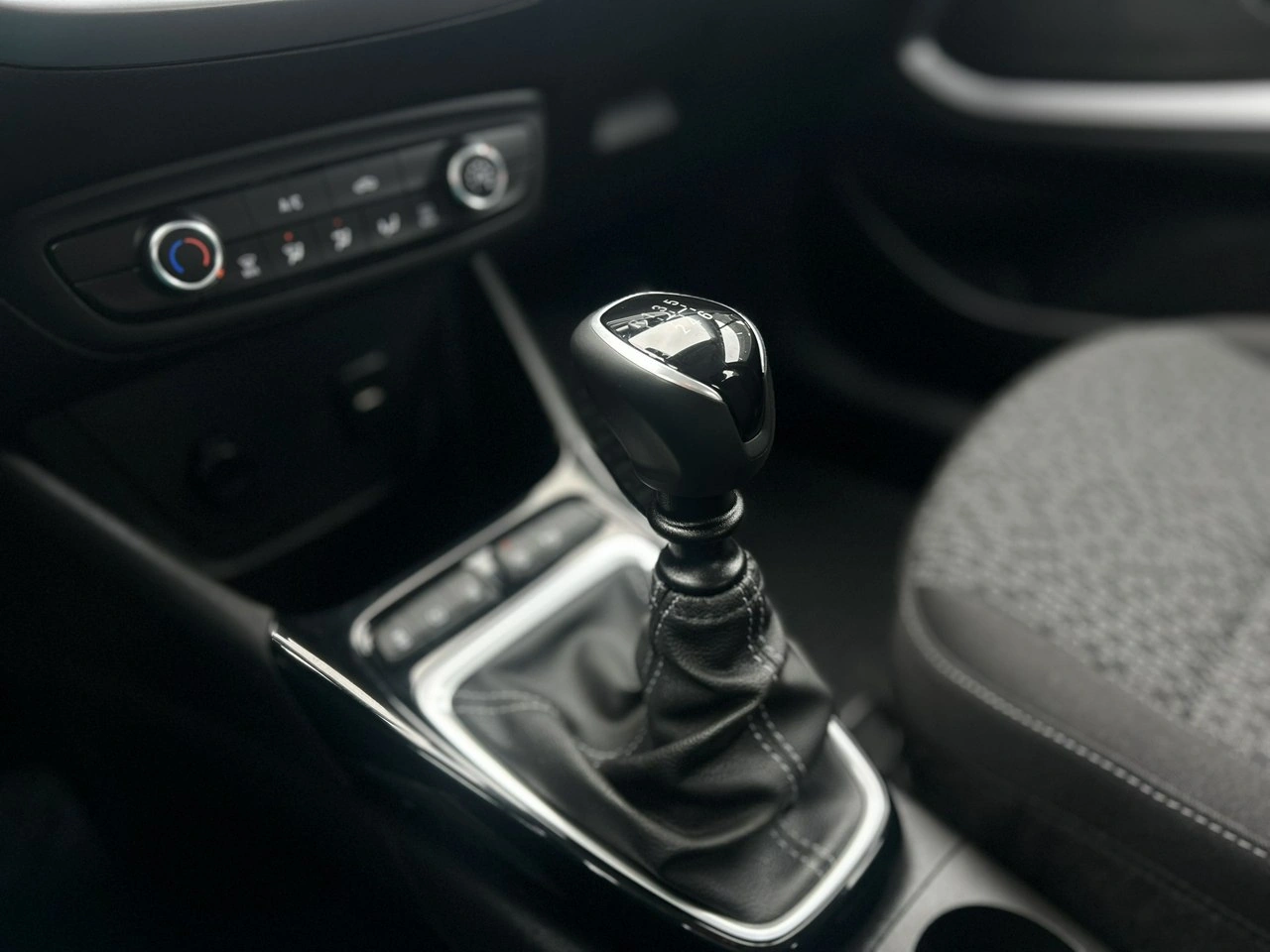 Opel Crossland X - Zdjęcie 23