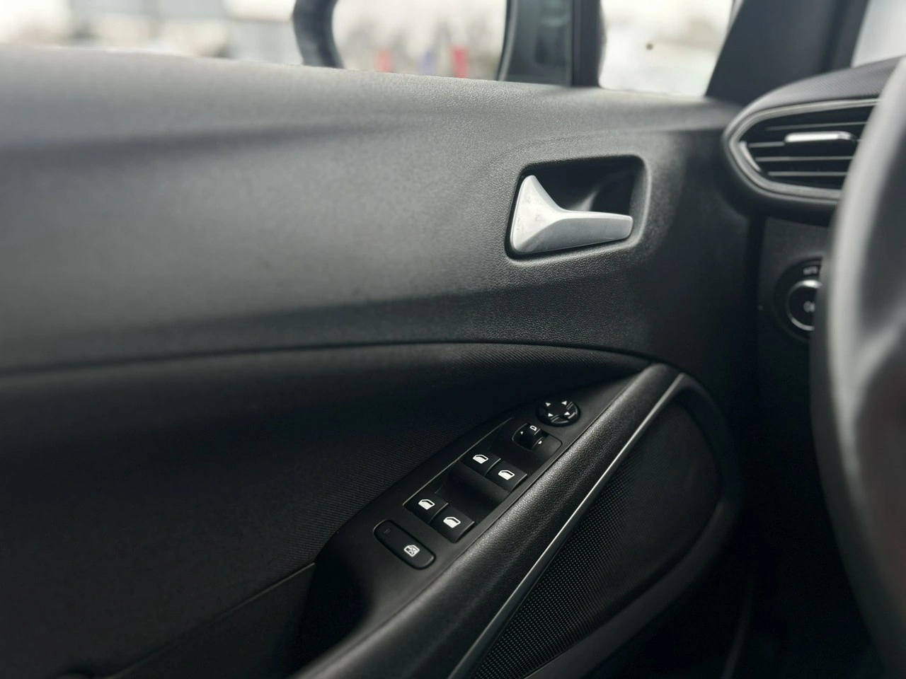 Opel Crossland X - Zdjęcie 27