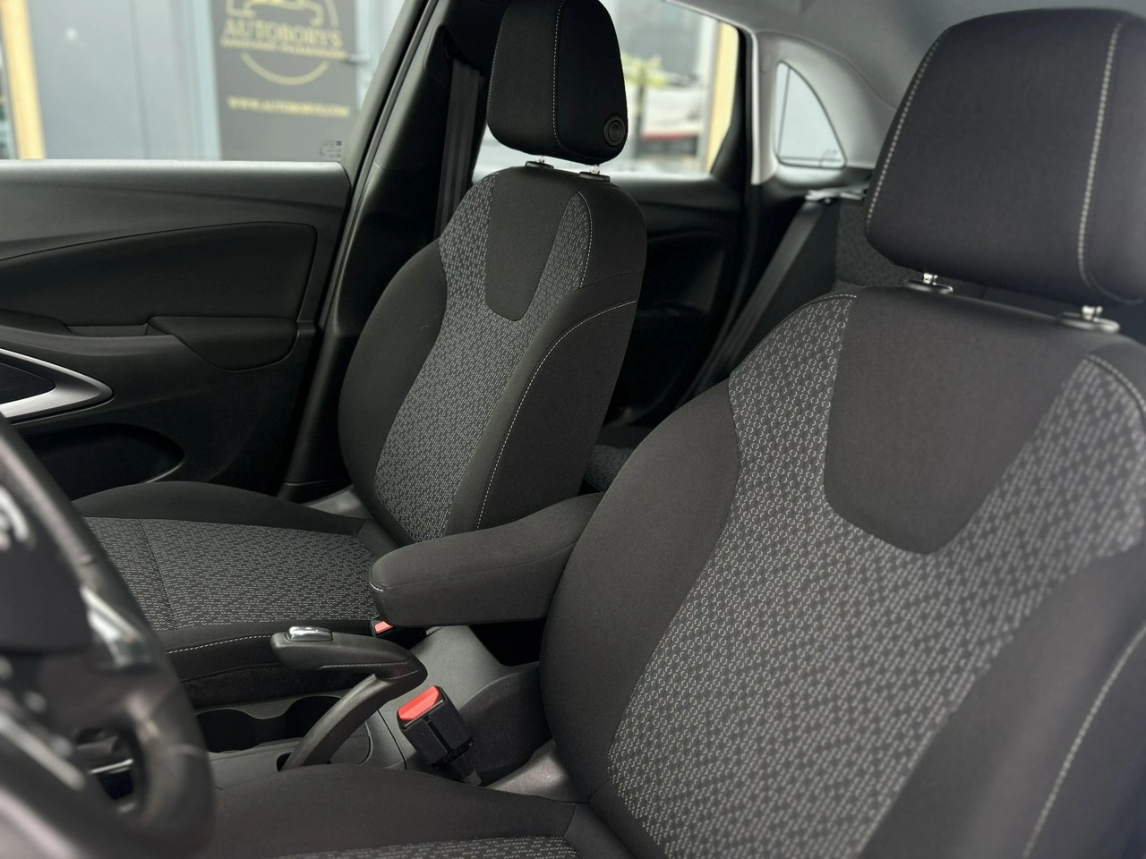 Opel Crossland X - Zdjęcie 30