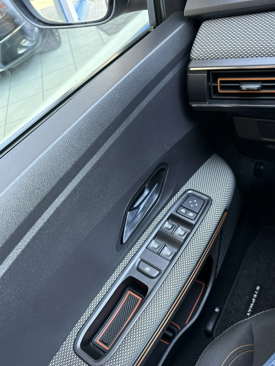 Dacia Sandero Stepway - Zdjęcie 25