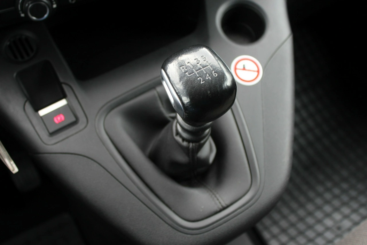 Peugeot Partner - Zdjęcie 19