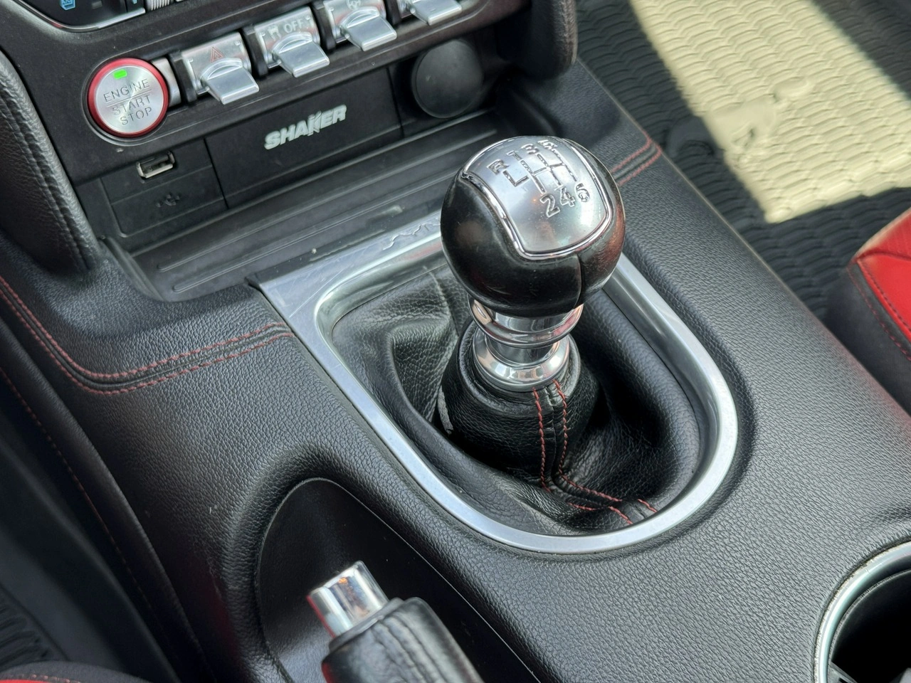 Ford Mustang - Zdjęcie 31