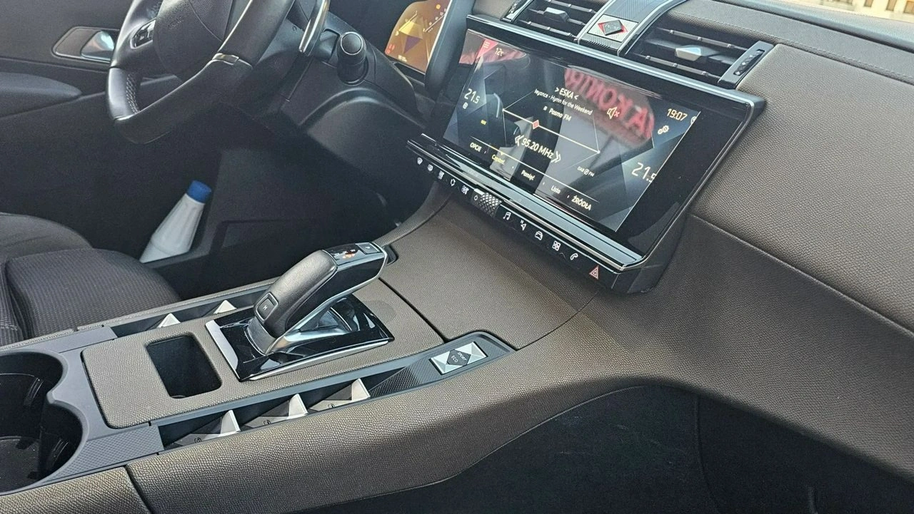 DS Automobiles DS 7 Crossback - Zdjęcie 21